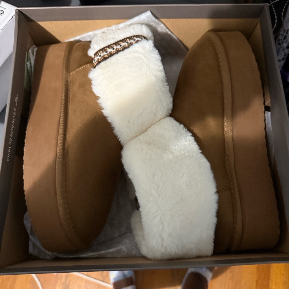 Crown Vintage Brown and White Ankle Boots
